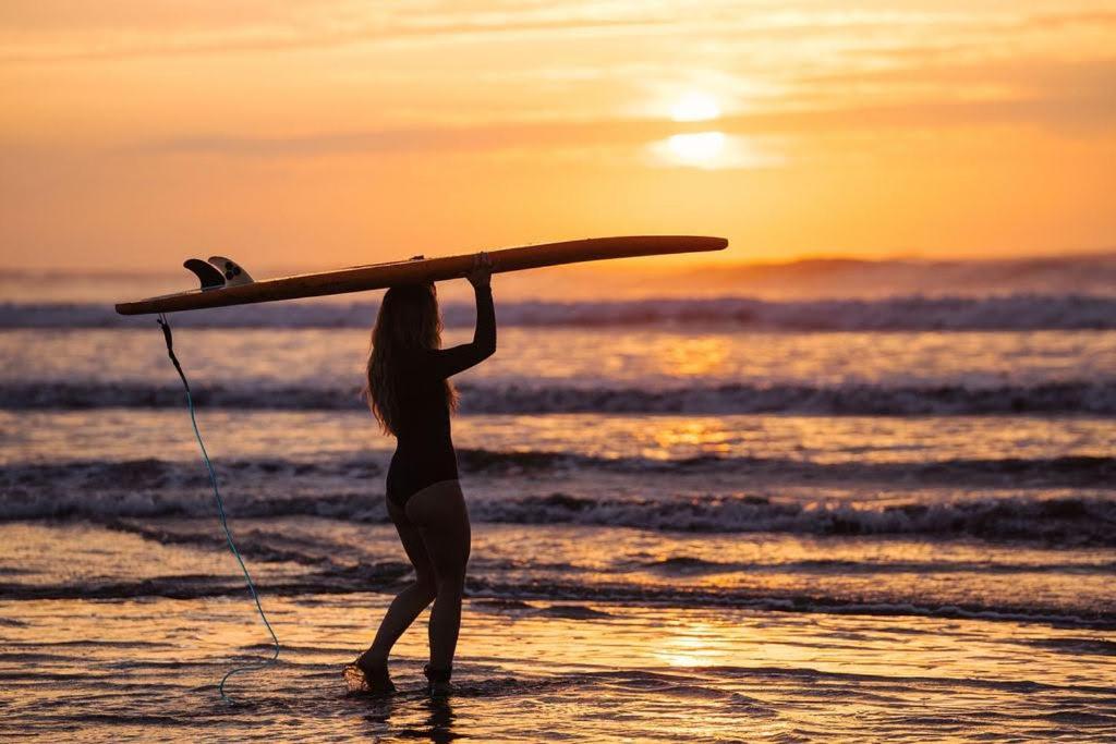 Sansara Surf Yoga & Resort Камбуталь Экстерьер фото