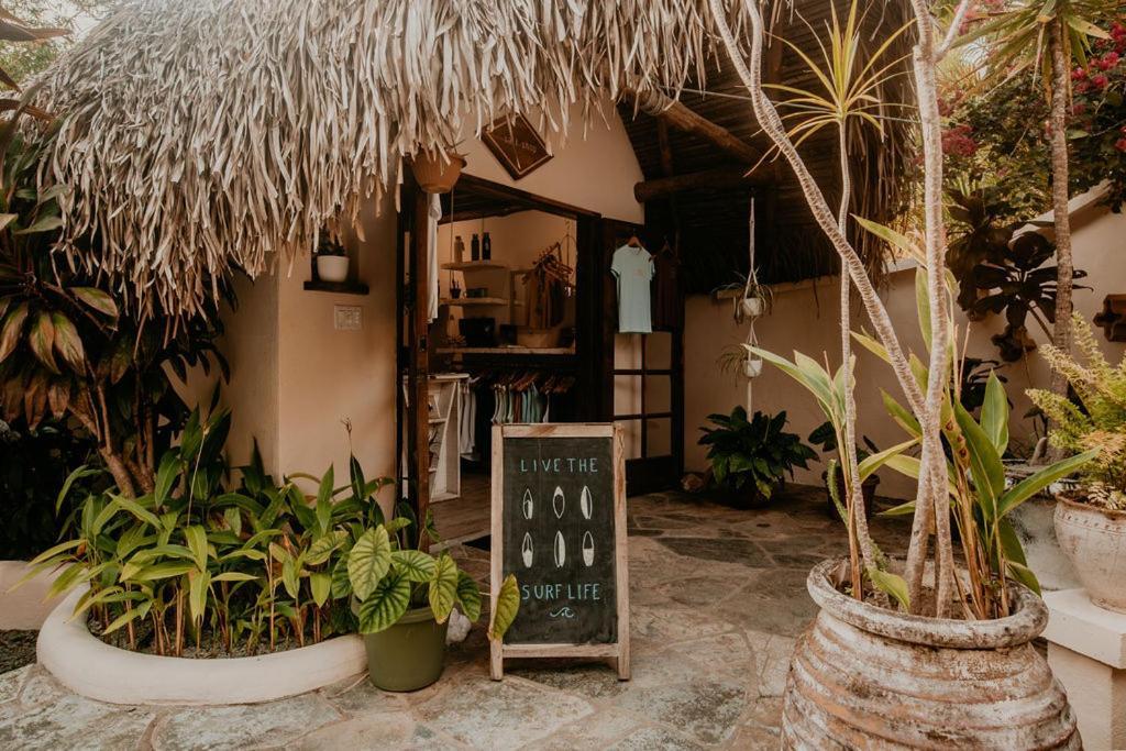Sansara Surf Yoga & Resort Камбуталь Экстерьер фото